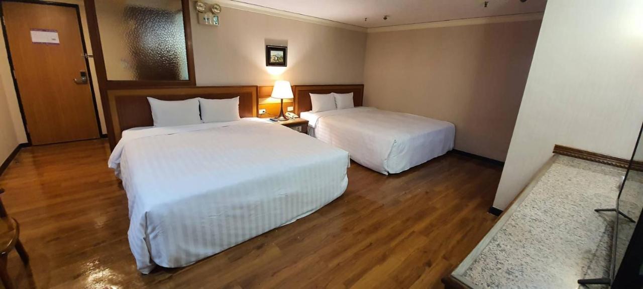Tapeng Bay Holiday Hotel Donggang Exterior photo