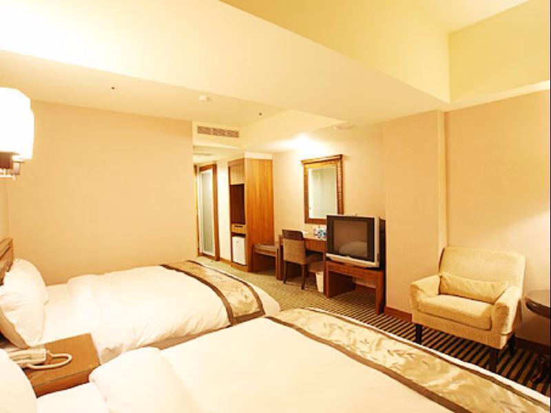 Tapeng Bay Holiday Hotel Donggang Exterior photo