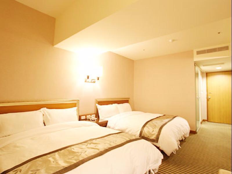 Tapeng Bay Holiday Hotel Donggang Exterior photo