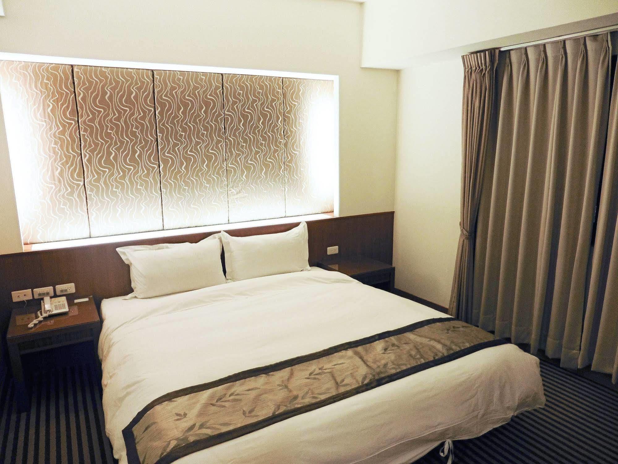 Tapeng Bay Holiday Hotel Donggang Exterior photo